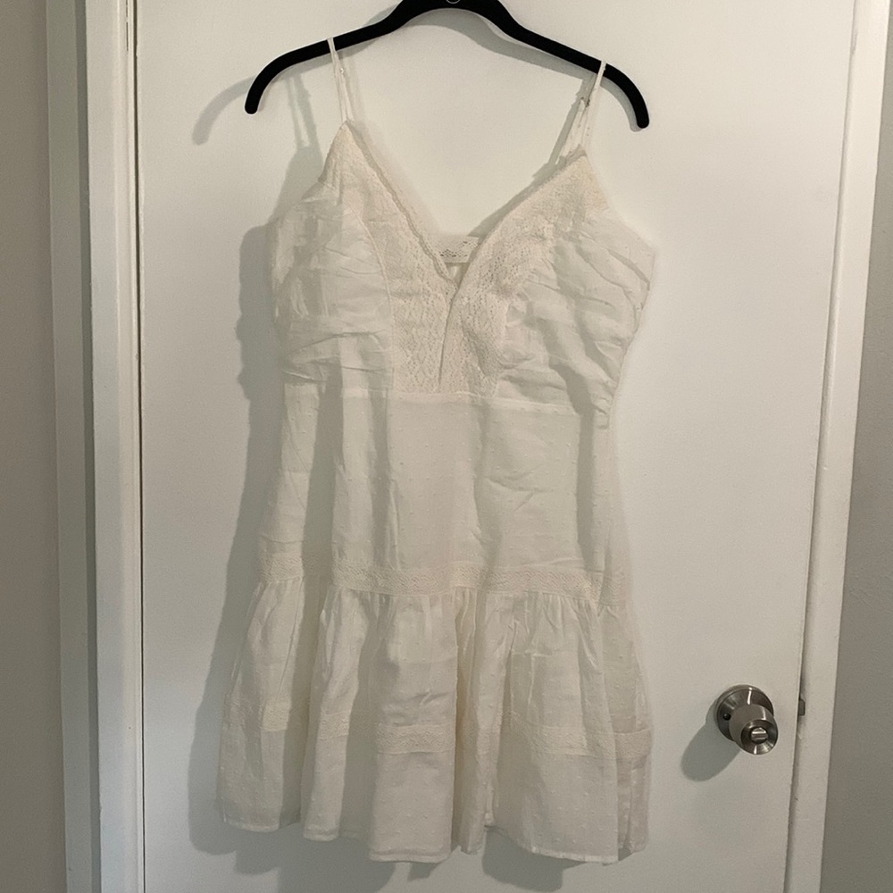 Dress (white)